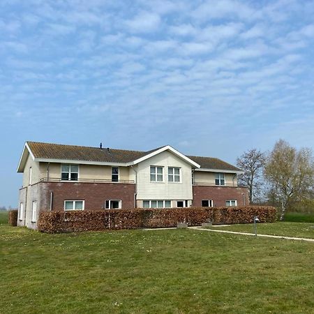 Landhotel De Ijsvogel Sint Nicolaasga Bagian luar foto