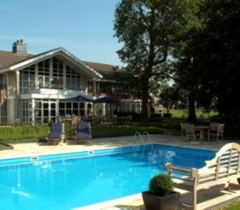 Landhotel De Ijsvogel Sint Nicolaasga Bagian luar foto