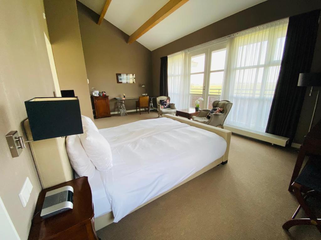 Landhotel De Ijsvogel Sint Nicolaasga Bagian luar foto