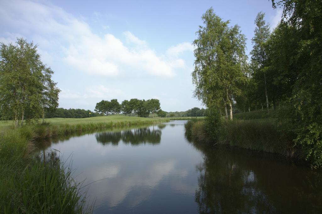 Landhotel De Ijsvogel Sint Nicolaasga Bagian luar foto