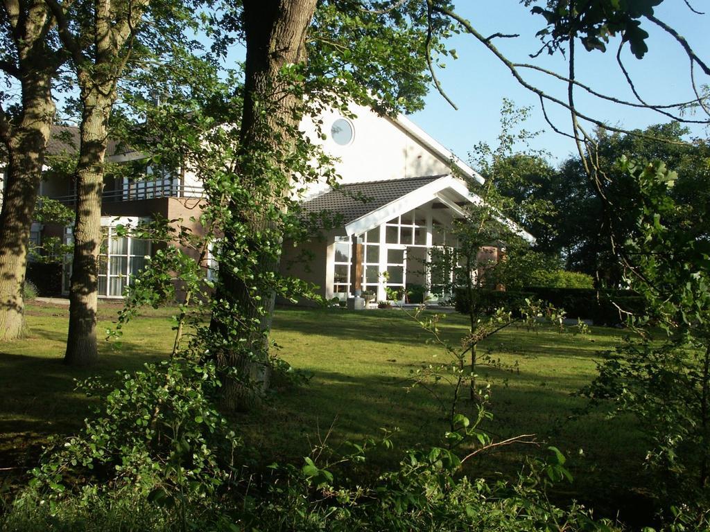 Landhotel De Ijsvogel Sint Nicolaasga Bagian luar foto